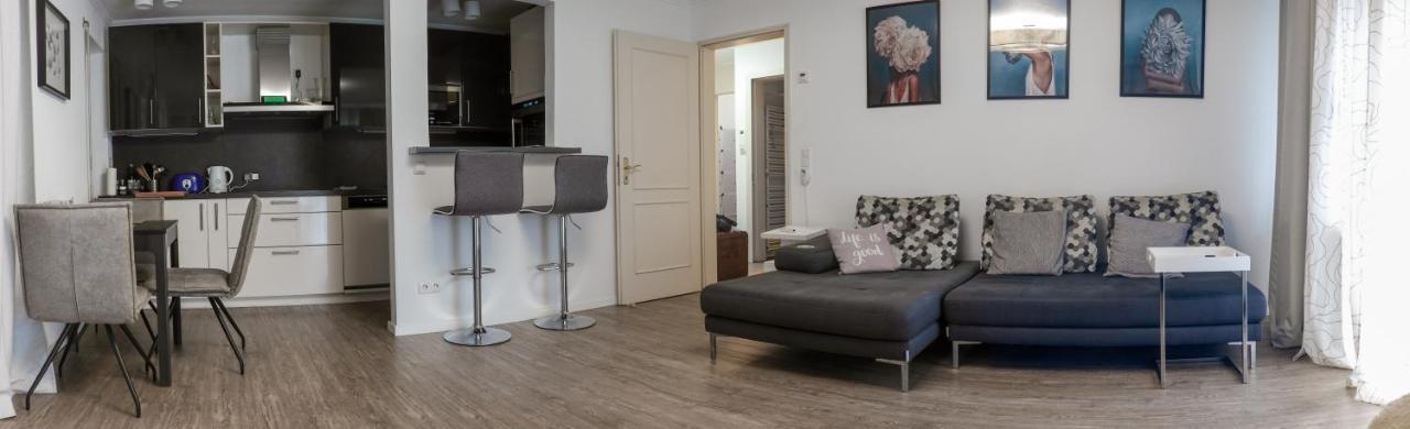 ruhige Ferienwohnung mitten in Wiesbaden Exterior foto